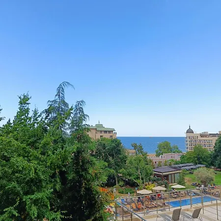 приятна почивка на море в Golden Line Apartament *